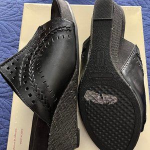 Aerosoles black